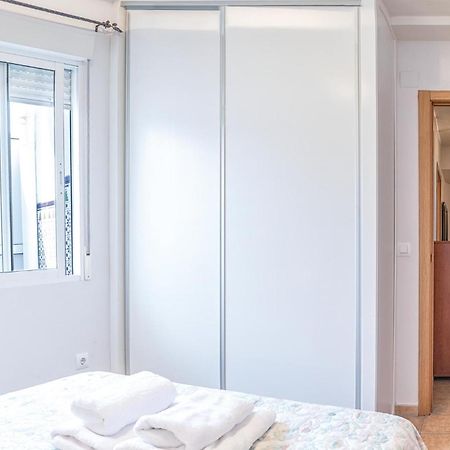Beautiful Apartment In Cordoba With Kitchenette Exterior photo