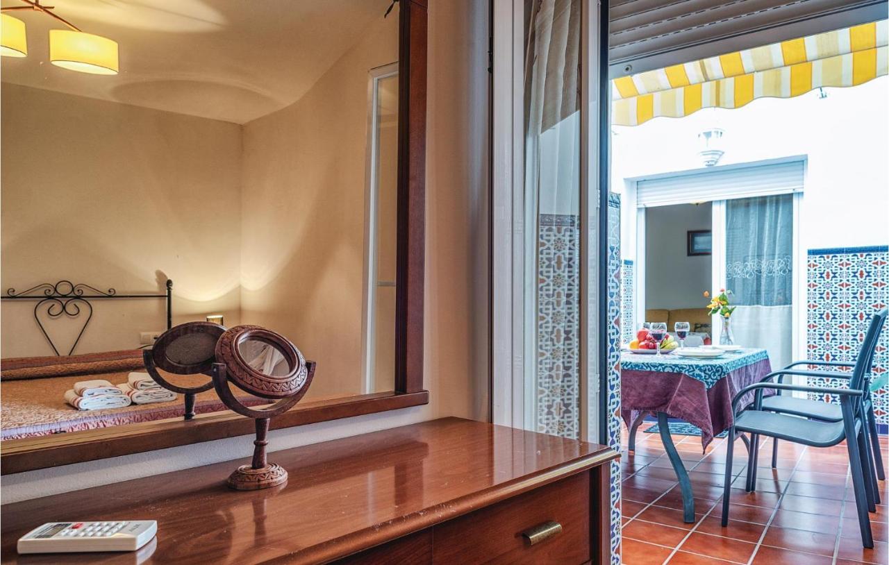 Beautiful Apartment In Cordoba With Kitchenette Exterior photo