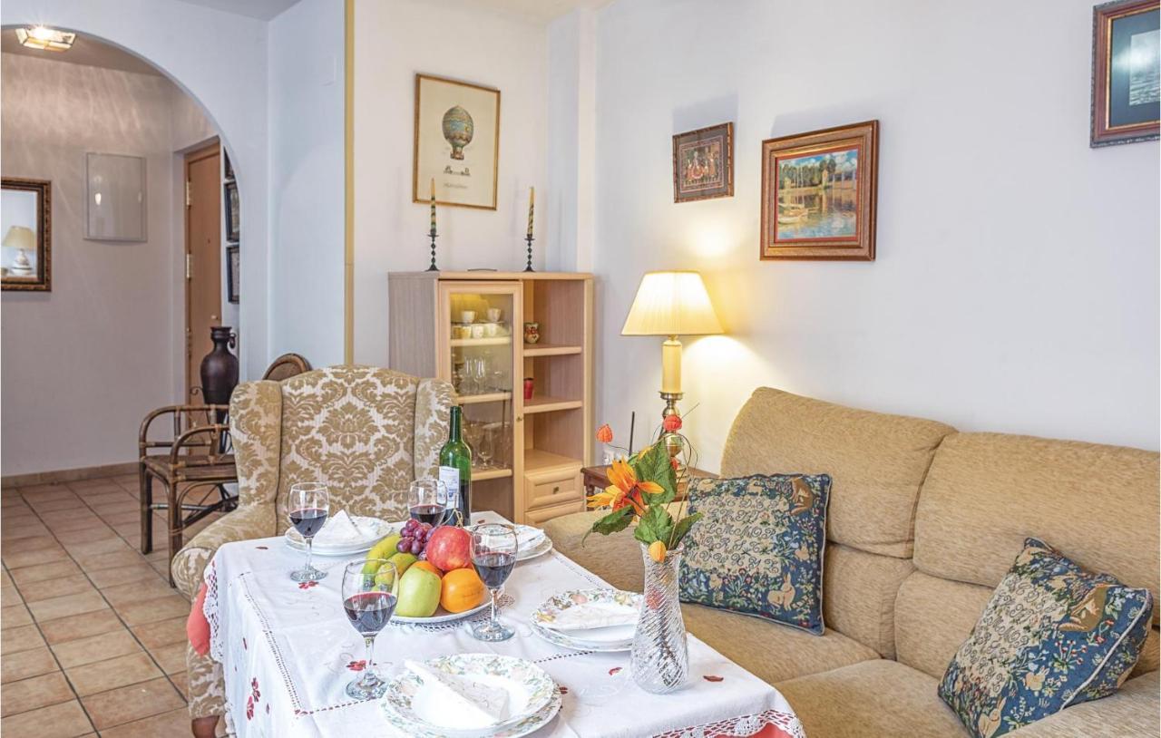 Beautiful Apartment In Cordoba With Kitchenette Exterior photo