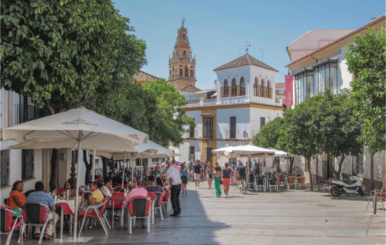 Beautiful Apartment In Cordoba With Kitchenette Exterior photo