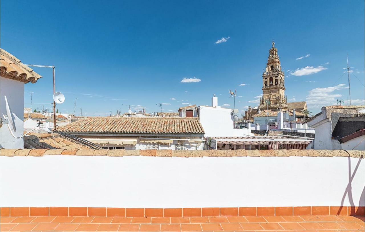 Beautiful Apartment In Cordoba With Kitchenette Exterior photo